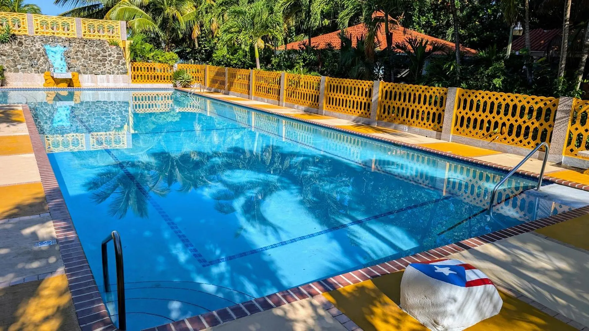 Yukayeke Playa Resort contacts